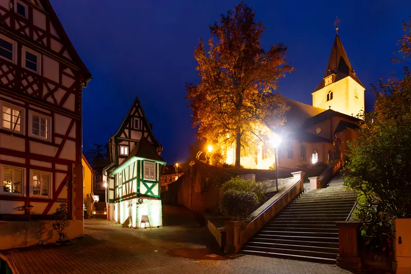 Kleinstes Haus und St. Martinskirche